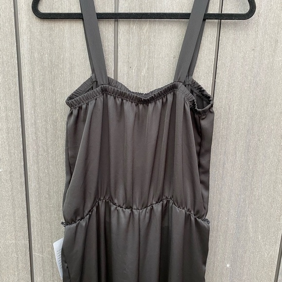 The Vanity Room Jumpsuit NWT - Picture 5 of 8